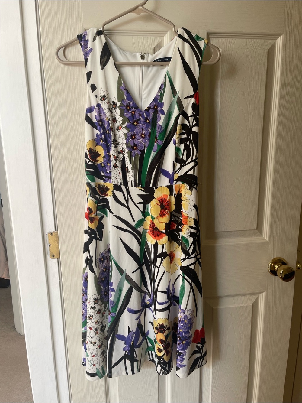 NWOT Tommy Hilfiger White Midi Dress with Vibrant Floral Print